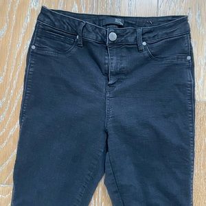 1822 Black Denim Skinny Jeans